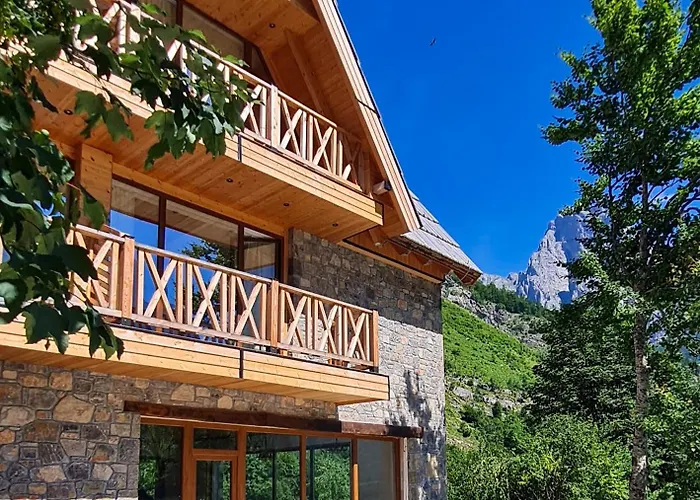 Neokulla Hotel - By Kol Gjoni